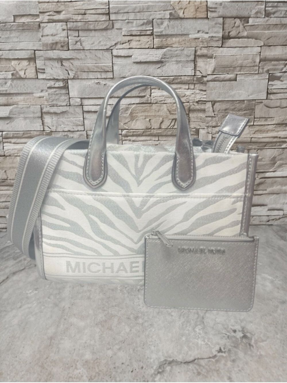 Michael Kors Gigi Sm Messenger Crossbody & Matching Wallet Silver Metallic Zebra